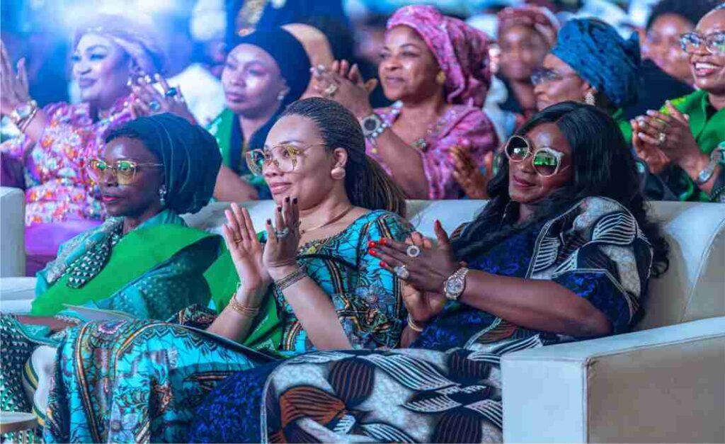 Chief Barr. (Dr.) Chioma Uzodimma, joined others to welcome the First Lady of Nigeria, Her Excellency Senator Oluremi Tinubu, CON, on her two-day working visit to Delta State.